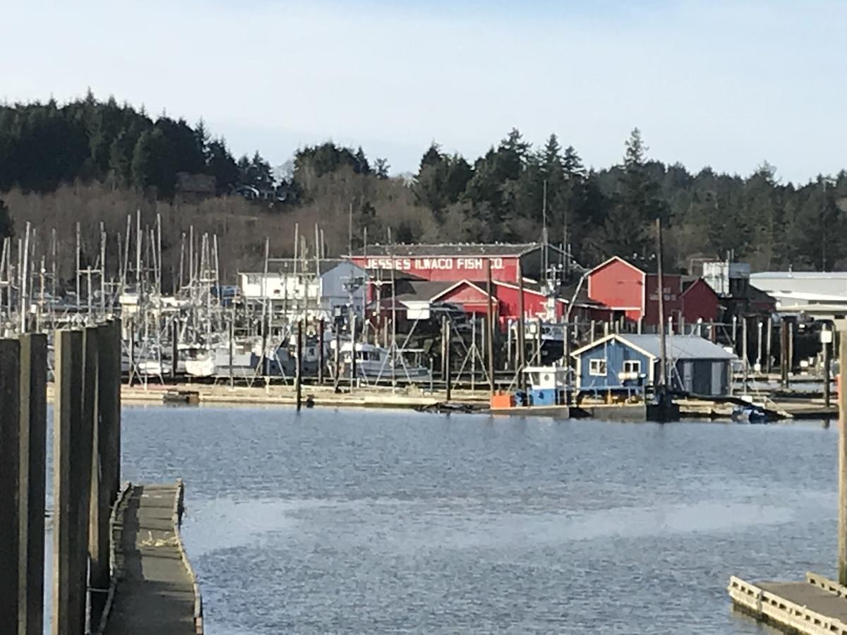 Inn At Harbour Village Ilwaco Exterior photo